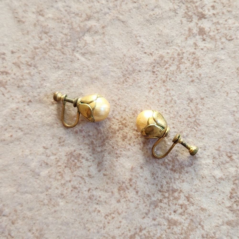 Vintage Screw Back Faux Pearl Earrings